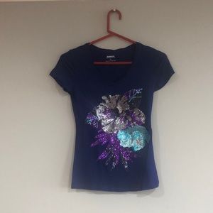 Short sleeve with sparkle flower design